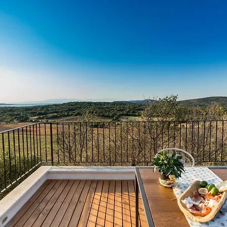Tenuta Petra Bianca Farm stay *