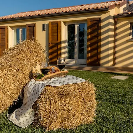Farm stay Tenuta Petra Bianca *