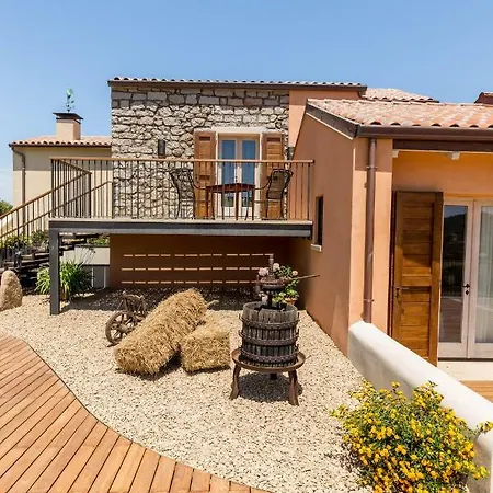 Farm stay Tenuta Petra Bianca *